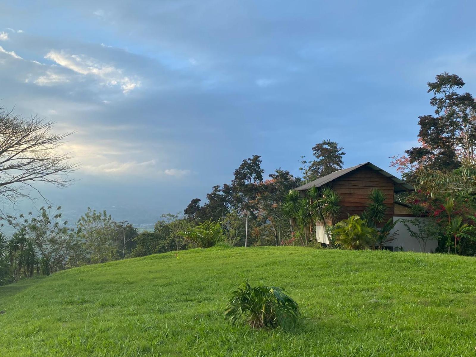 Hacienda Monteclaro Hotel Turrialba Bagian luar foto